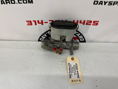 2004 Pontiac GTO Hydraulic Brake Master Cylinder OEM