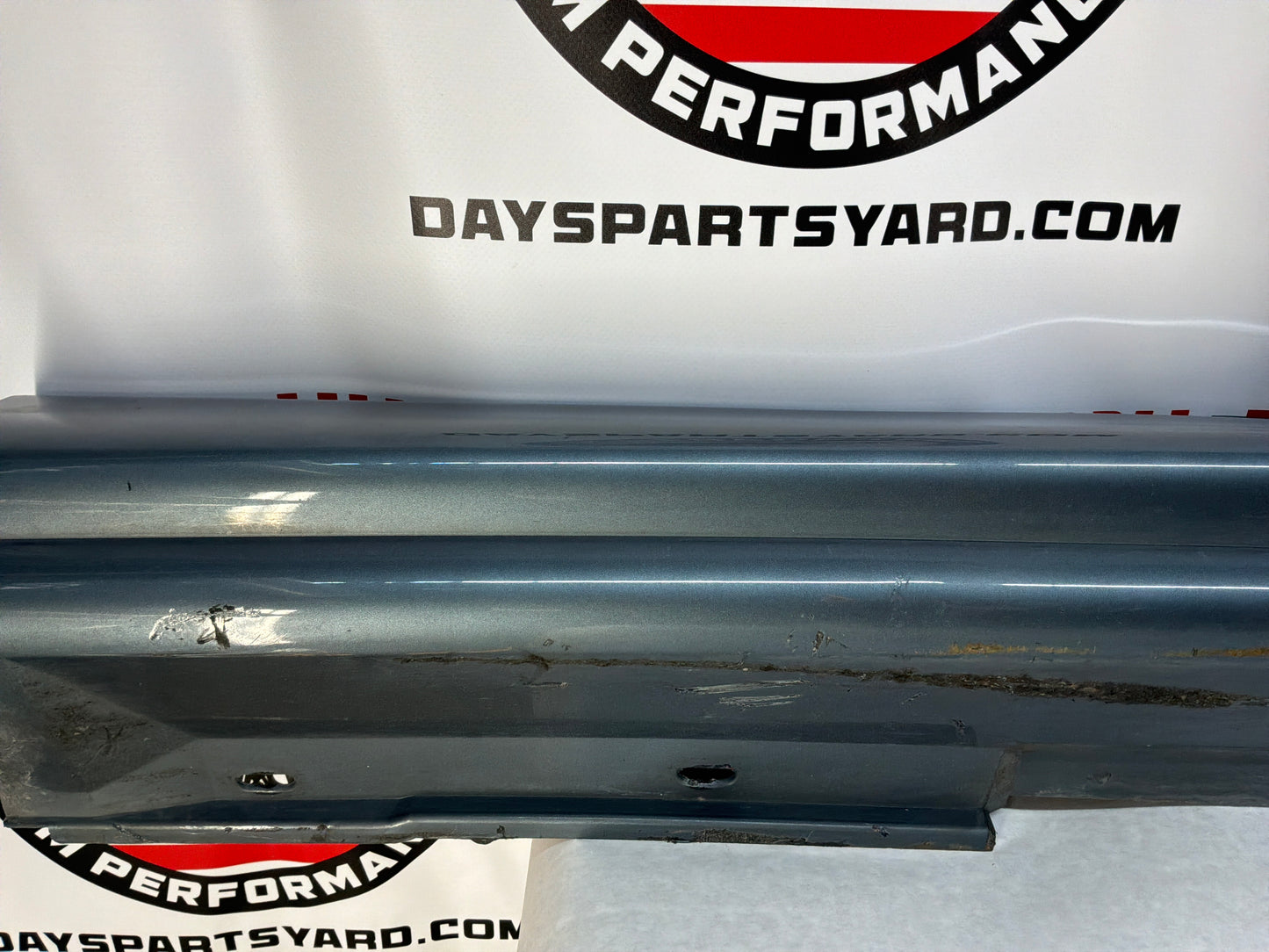 2006 Pontiac GTO RH Passenger Rocker Molding Side Skirt Panel Trim OEM