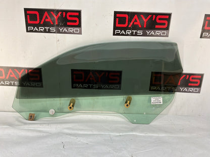 Rh front door glass - Day's Parts Yard