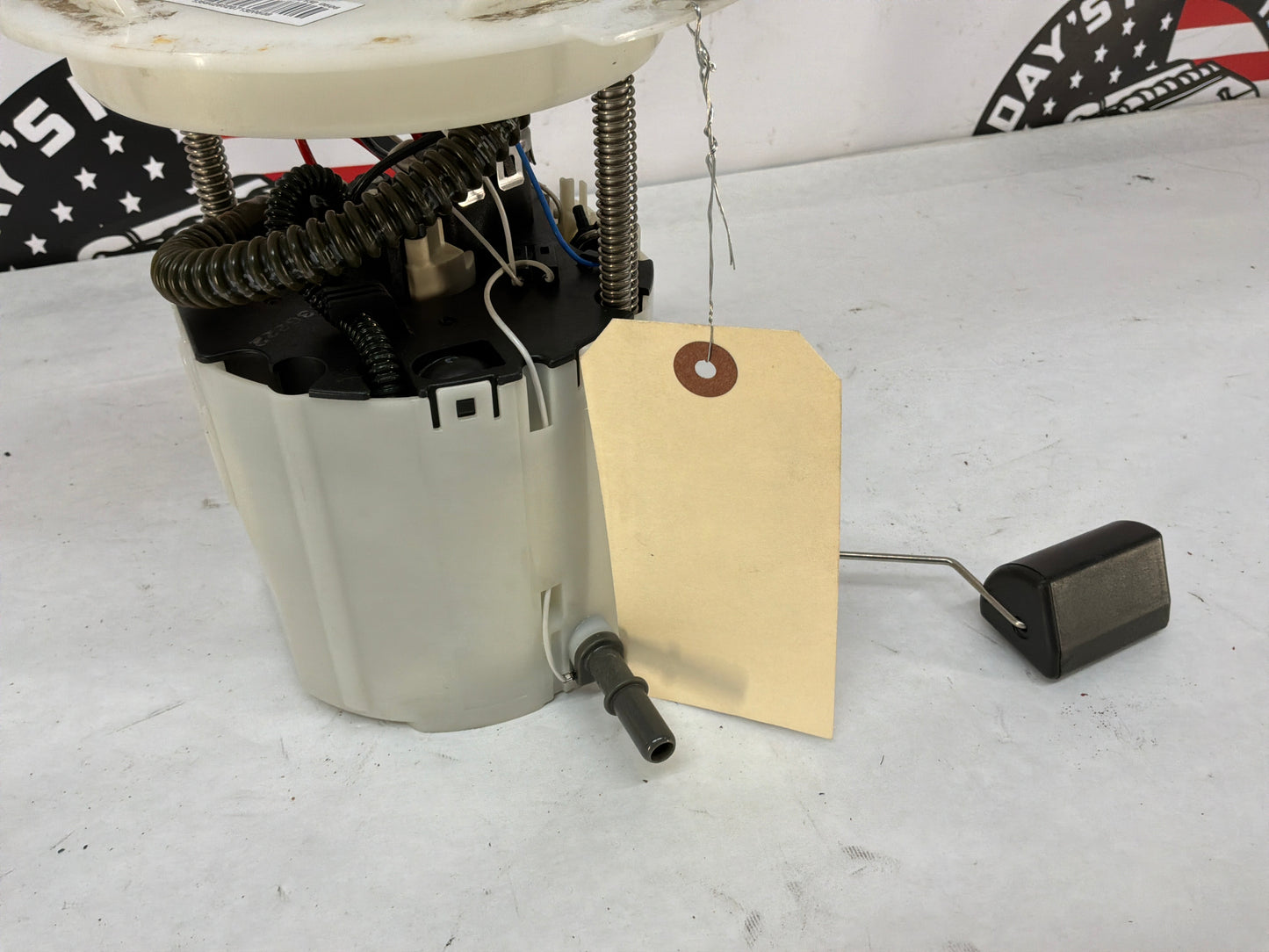 2014 Chevy SS Sedan Fuel Pump and Level Sending Unit Assembly OEM