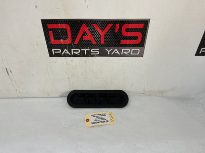 Lh Rubber vent - Day's Parts Yard