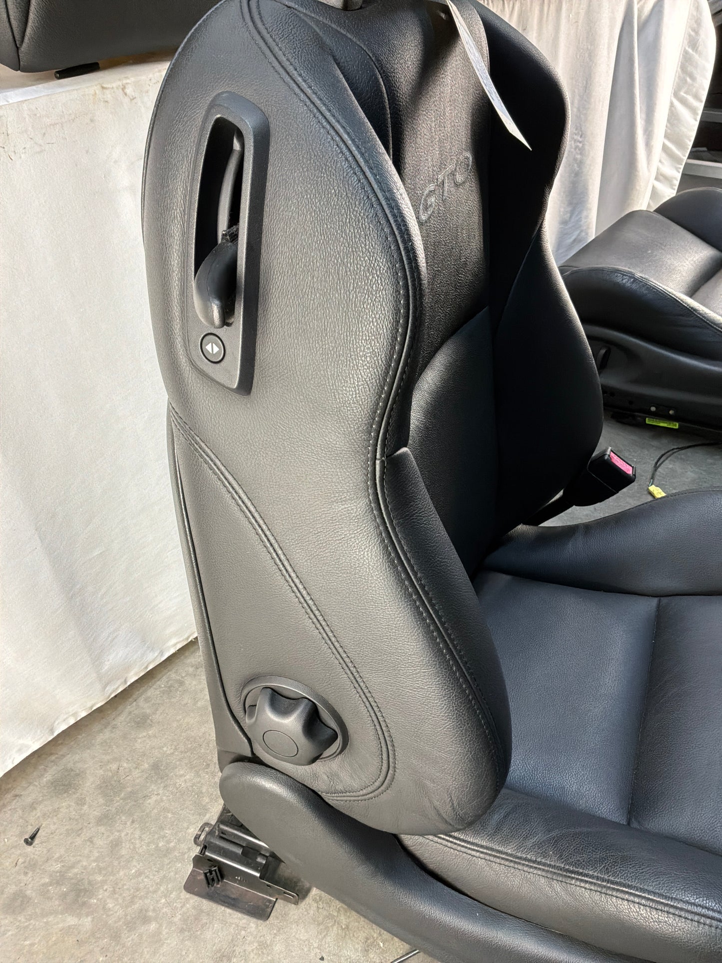 2004 Pontiac GTO Seats Fronts and Rears Black Leather OEM