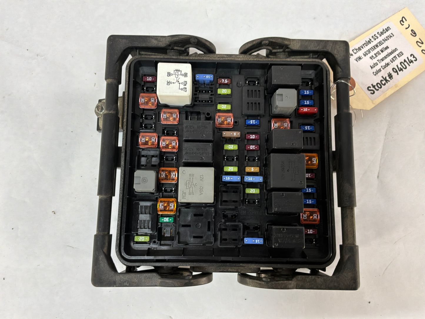 2014 Chevy SS Sedan Engine Bay Fuse Relay Wiring Wire Harness Junction Box Block OEM