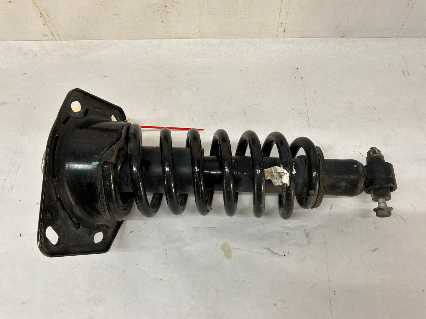 Rh rear strut - Day's Parts Yard