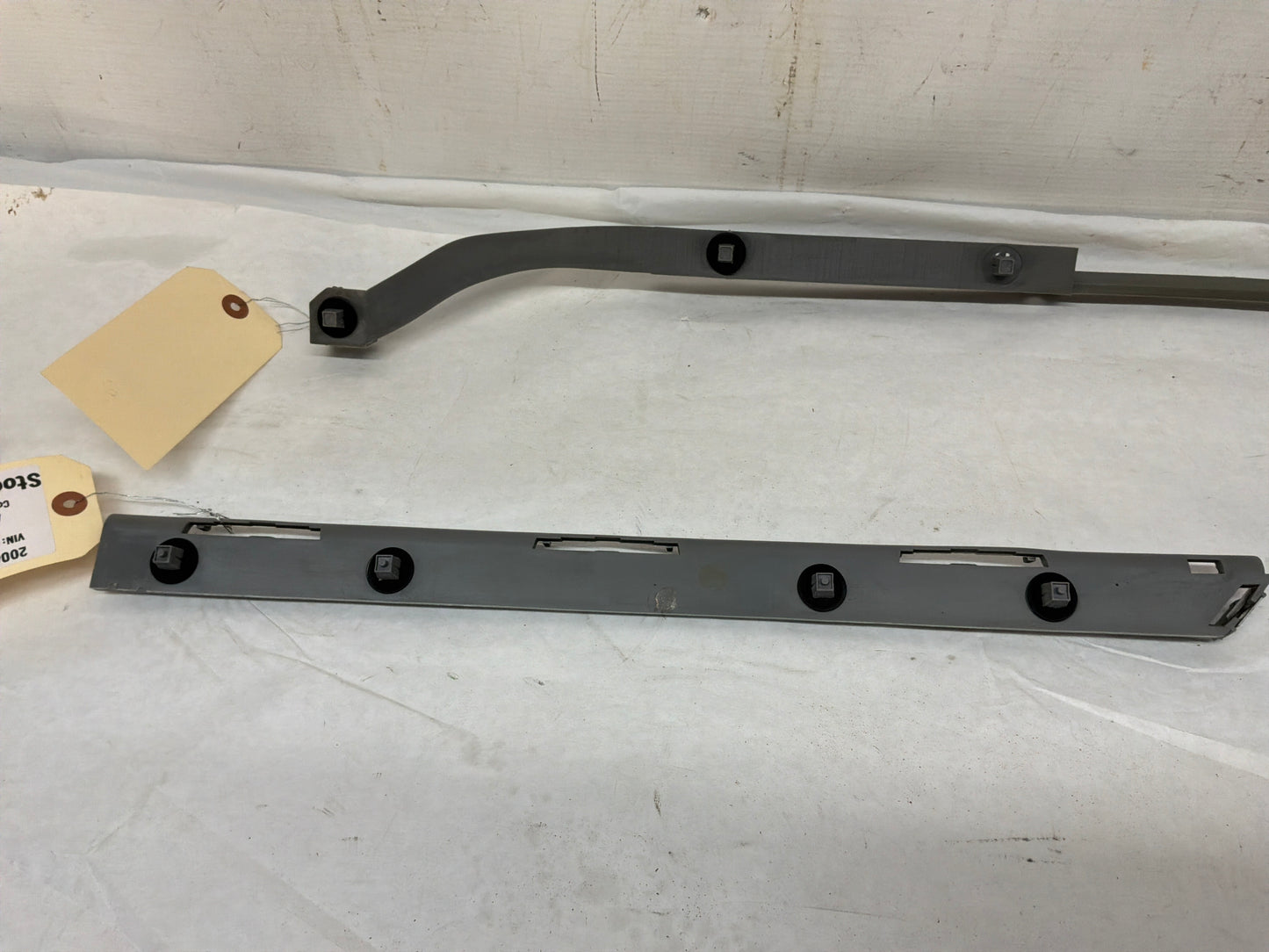 2004 Pontiac GTO Rear Bumper Bracket Guide Support Bracket Set OEM