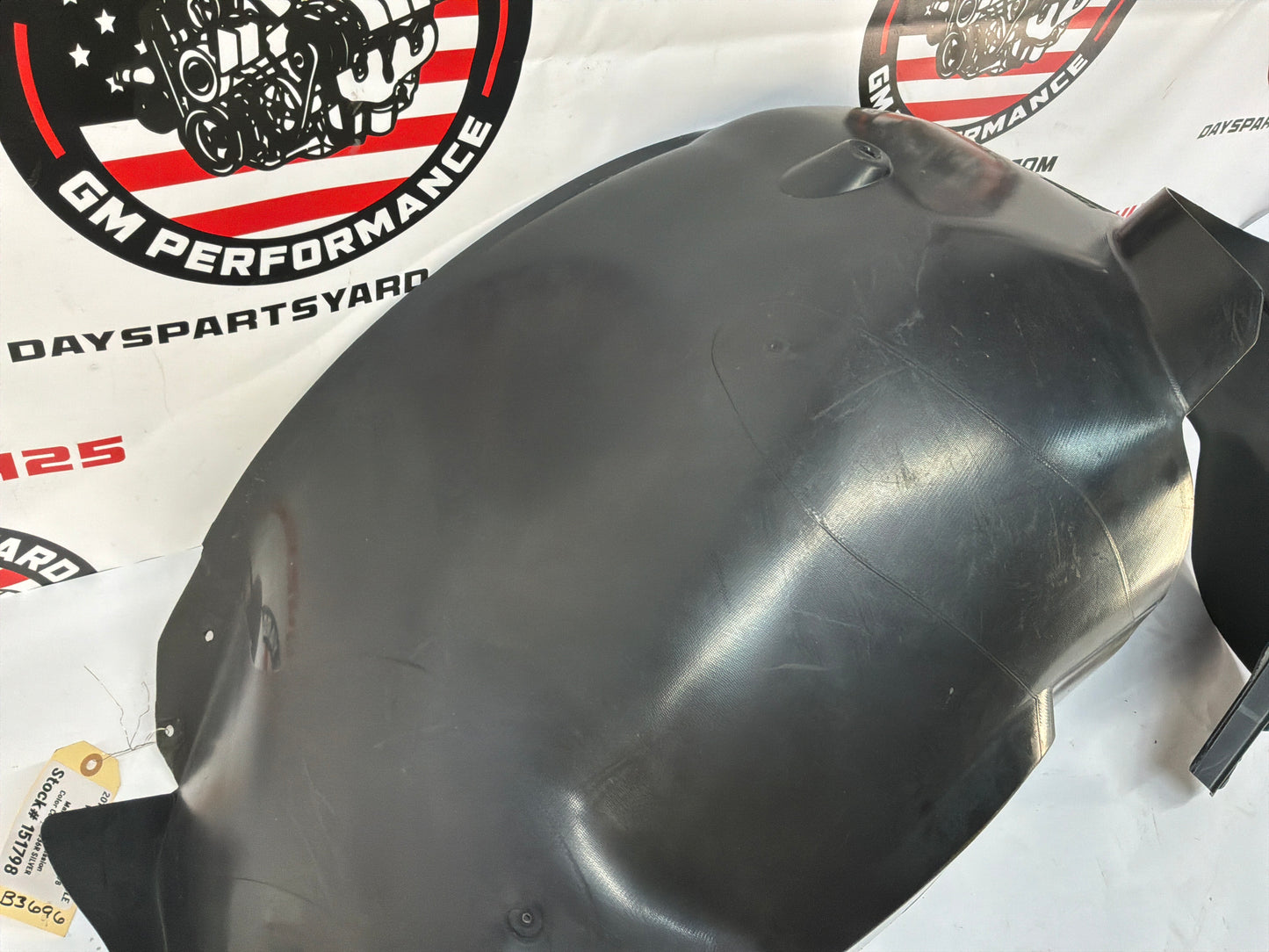 2015 Chevy Camaro SS 1LE LH Driver Front Fender Wheel House Well Liner OEM