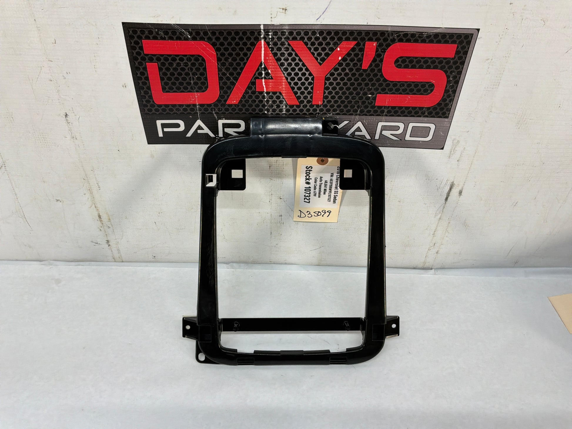 Overhead light bezel - Day's Parts Yard
