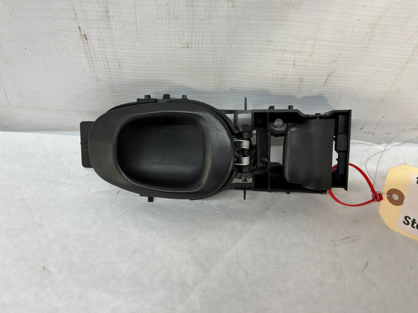 Rh door handle - Day's Parts Yard