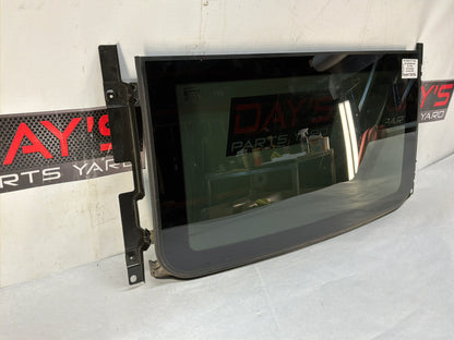 Front sunroof glass - Day's Parts Yard