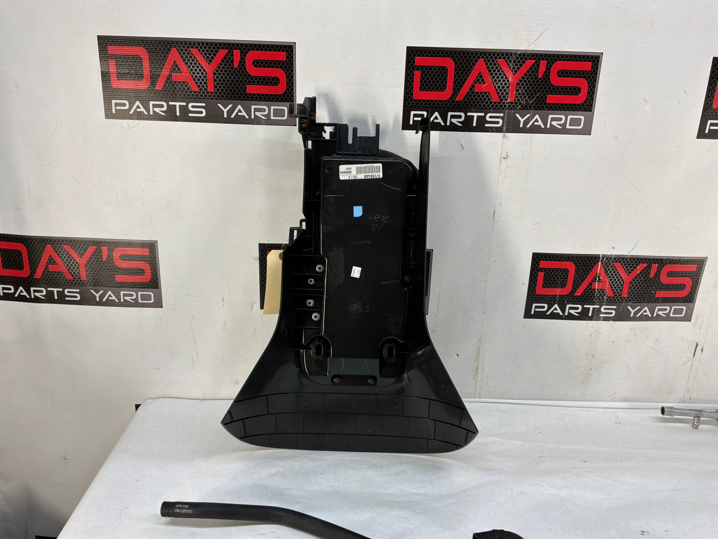 Center console - Day's Parts Yard