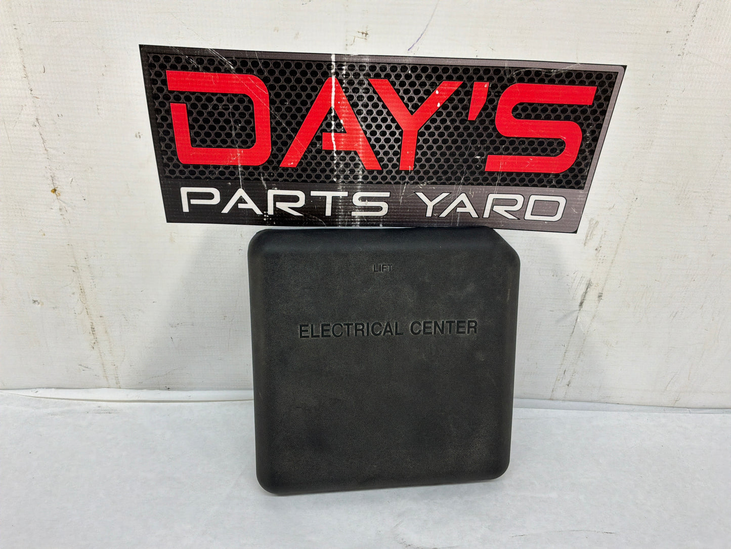 2002 Cadillac Escalade EXT Fuse Box Cover Lid OEM