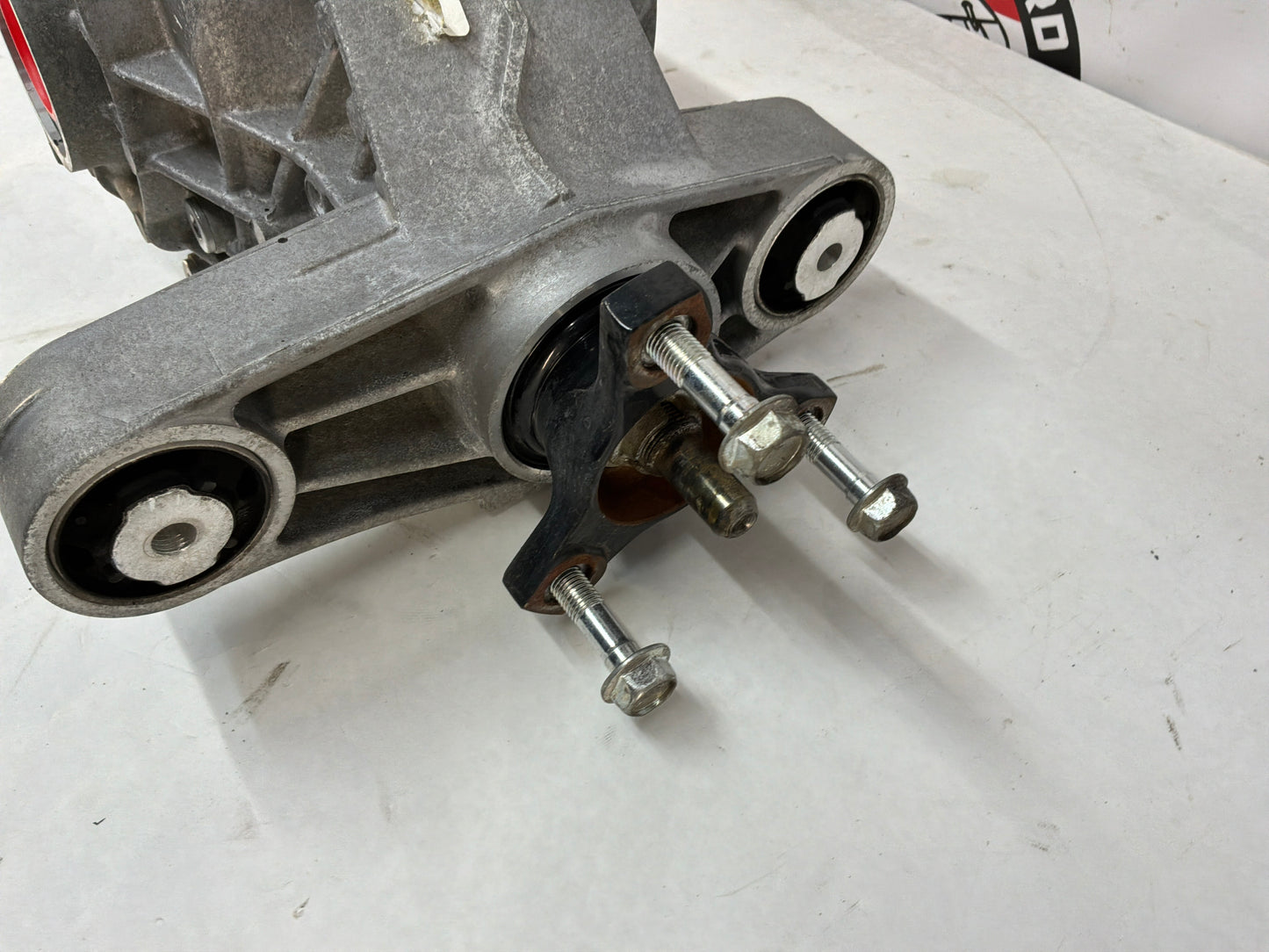 2014 Chevy SS Sedan Rear End Axle Carrier Rearend Diff Differential 3.27 LSD OEM
