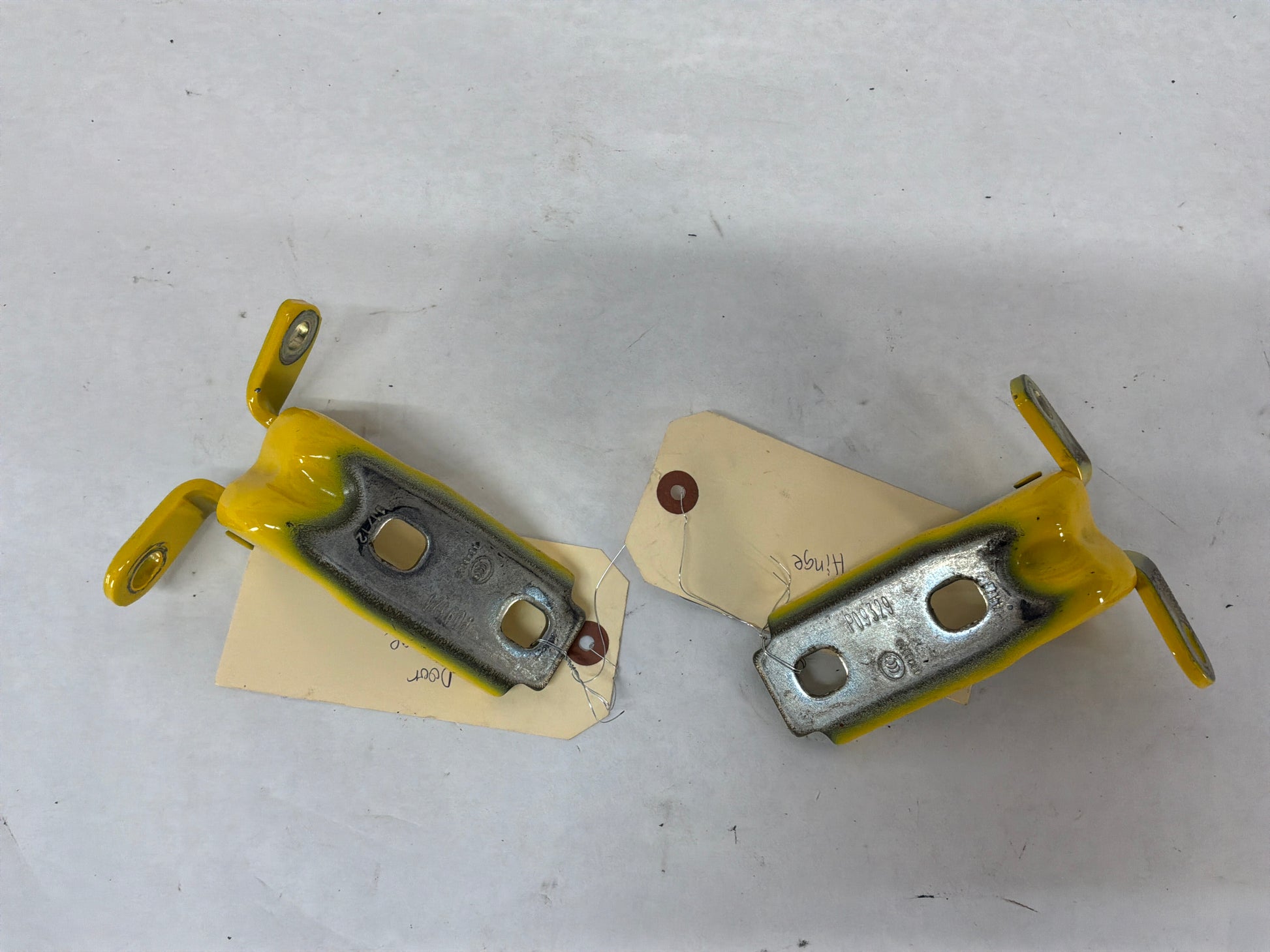 Lh door hinges - Day's Parts Yard