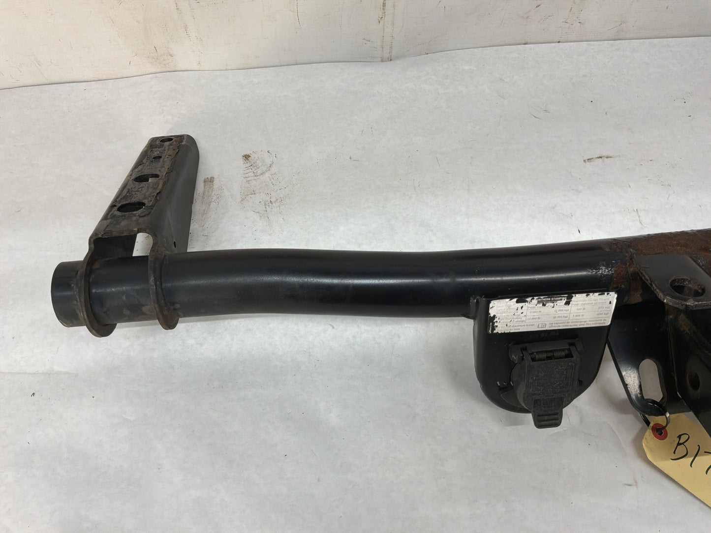 2012 Chevy Avalanche Rear Bumper Tow Trailer Hitch Receiver Bar Support OEM
