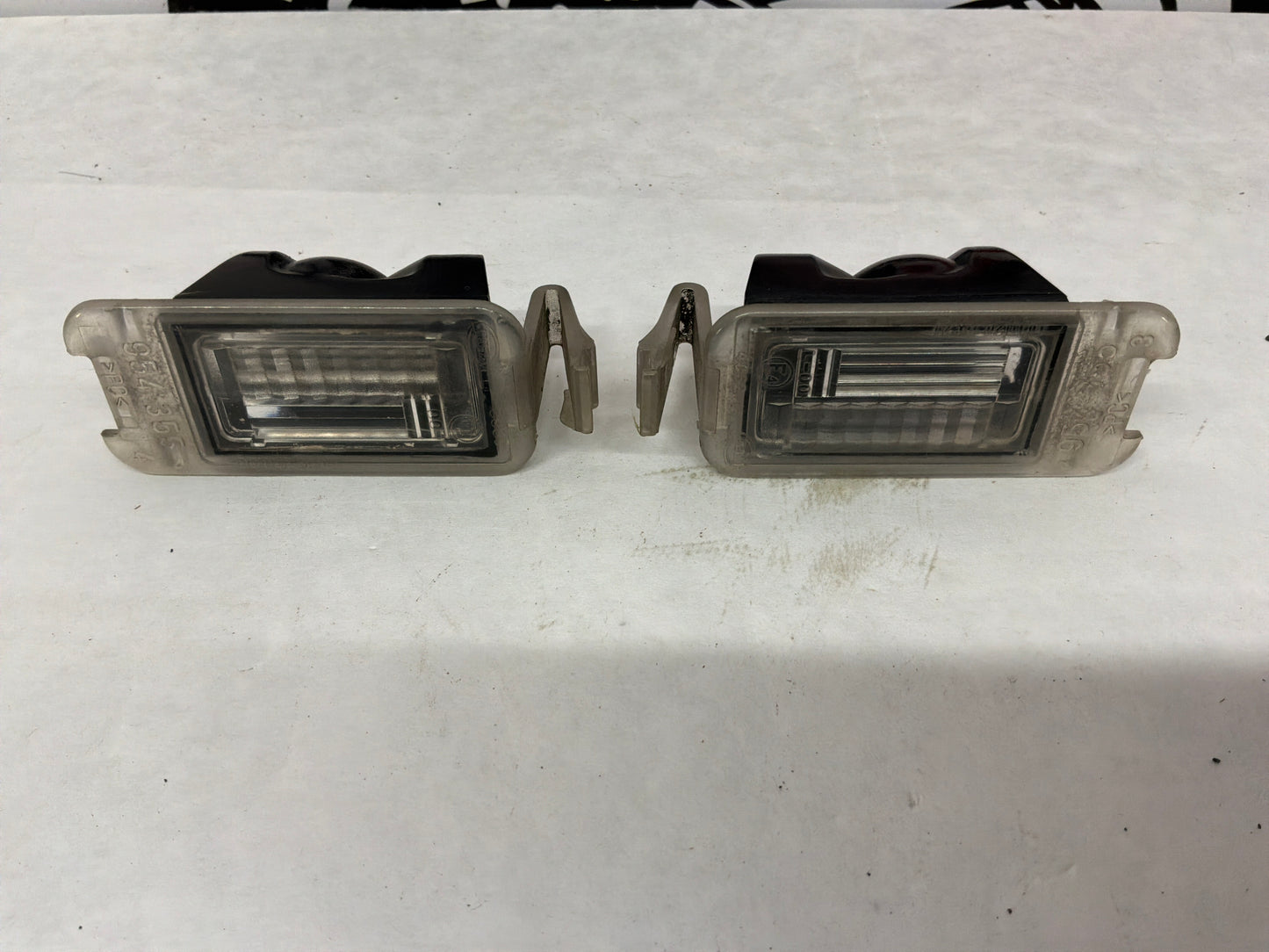 2004 Pontiac GTO License Plate Tag Light Lamp Set OEM