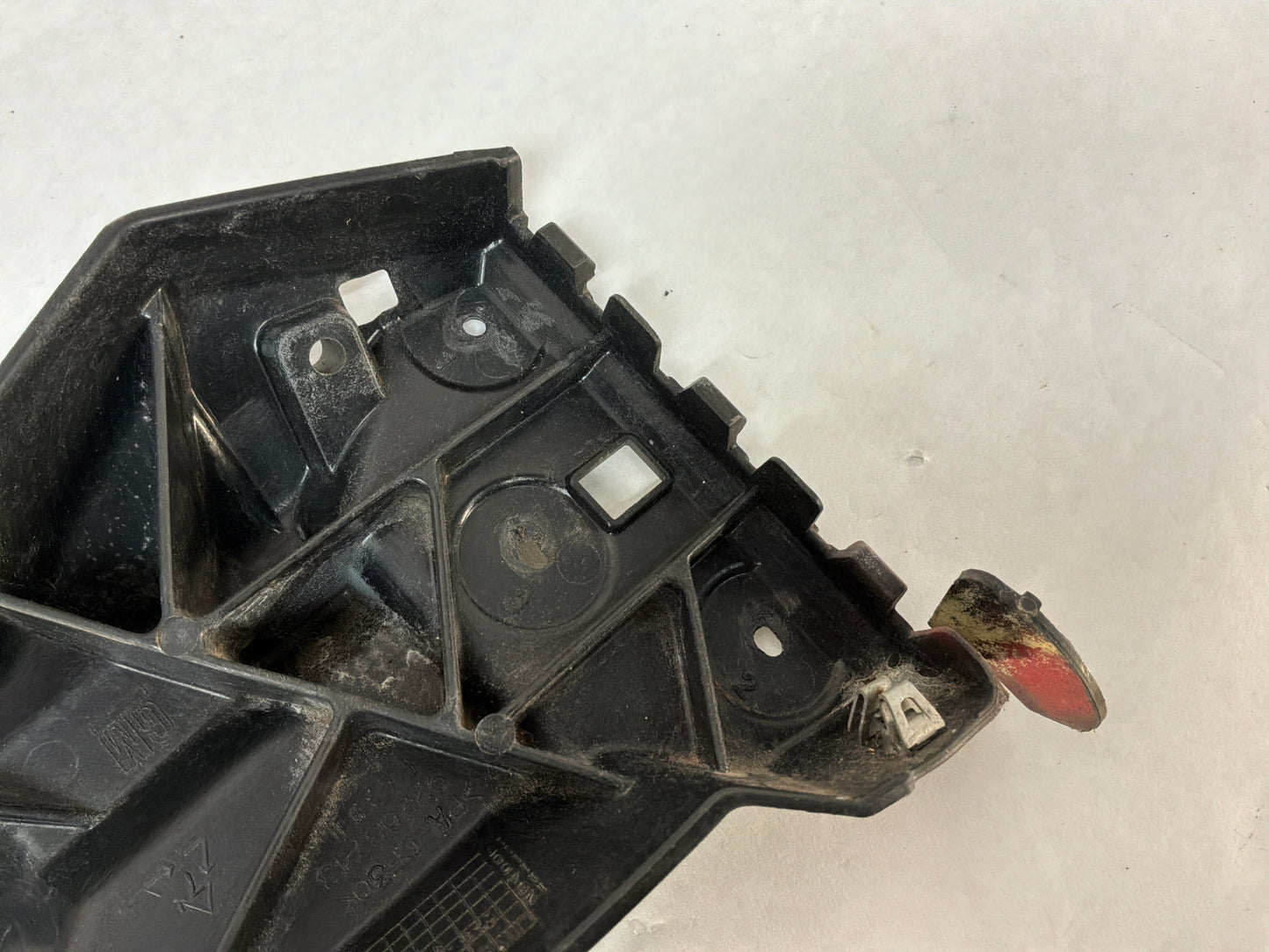 2015 Chevrolet SS Sedan LH Driver Fender Fascia Bumper Bracket Guide OEM