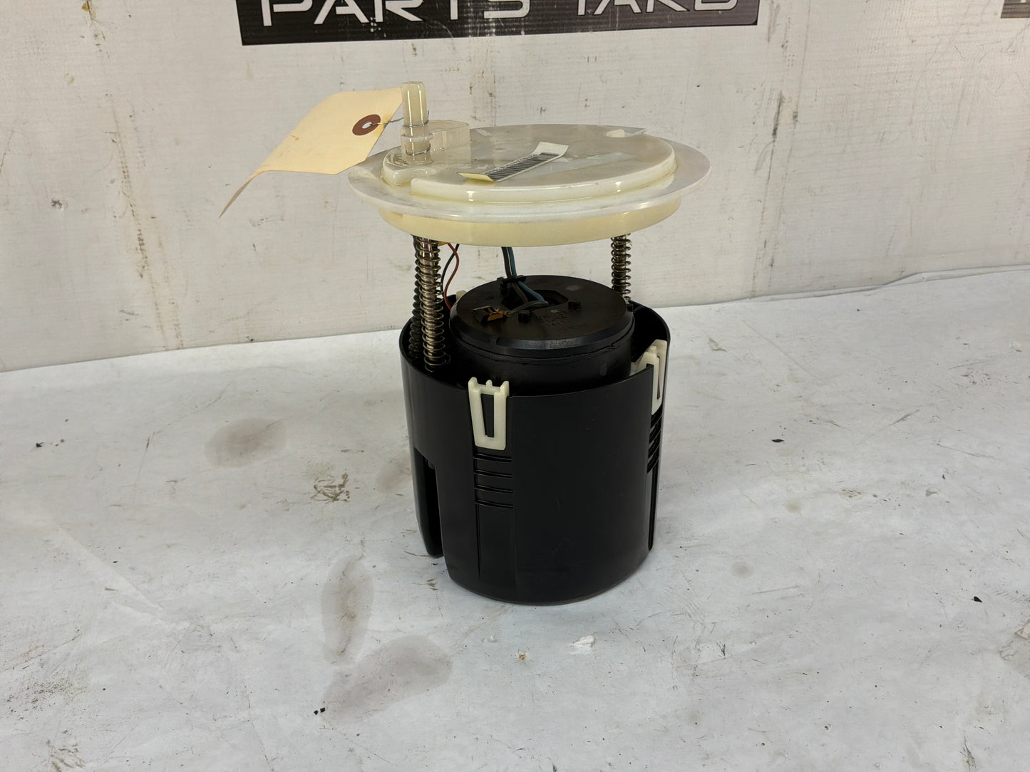 2008 Pontiac G8 GT Fuel Pump Assembly OEM