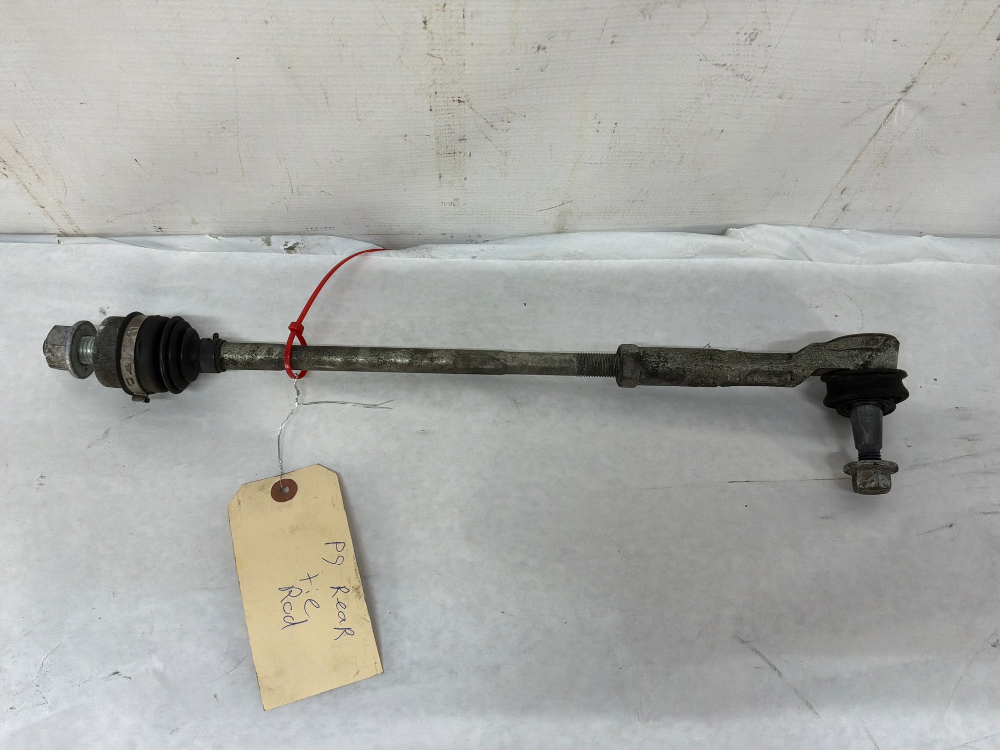 Rh tie rod - Day's Parts Yard