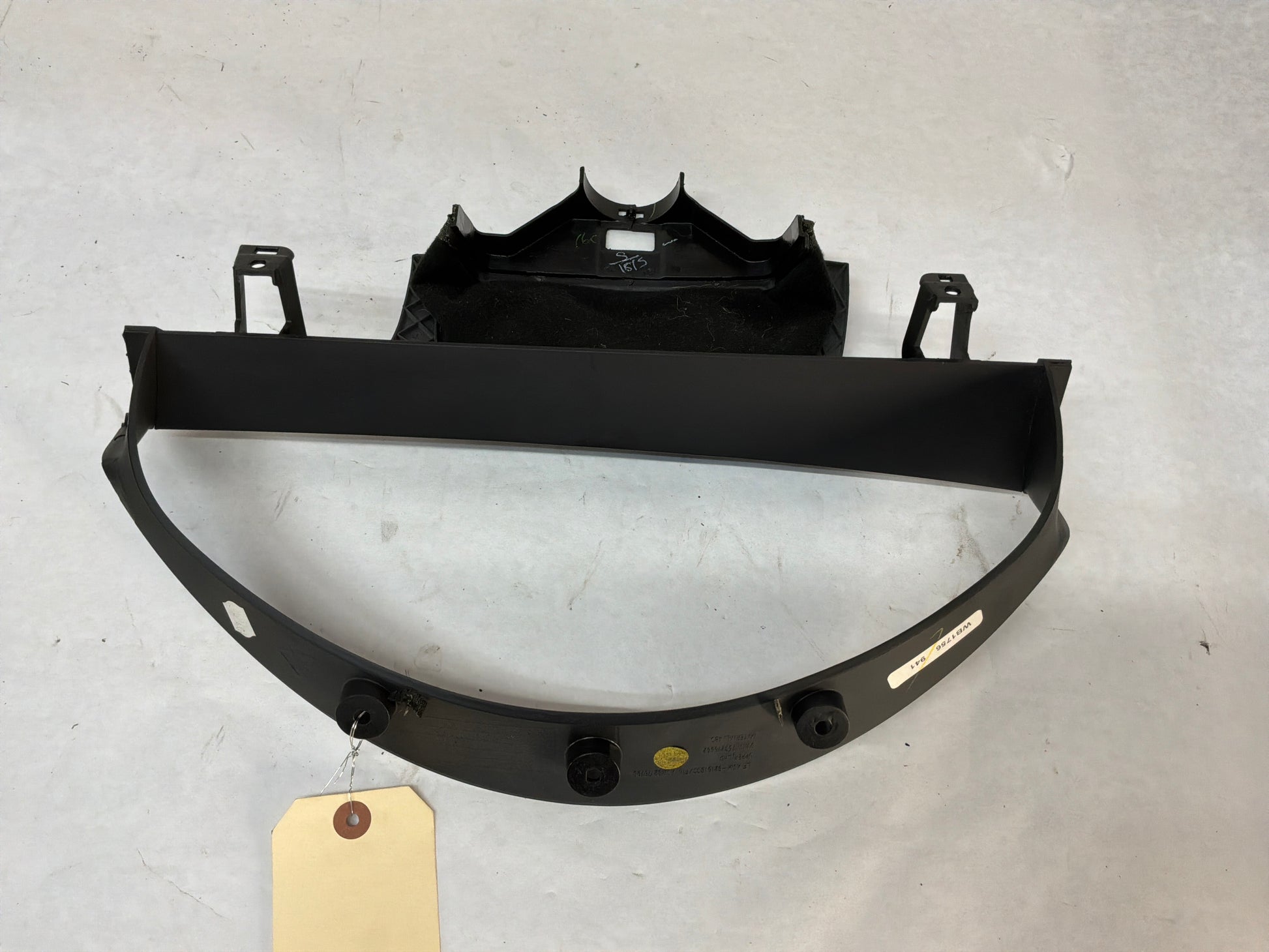 Gauge cluster bezel - Day's Parts Yard