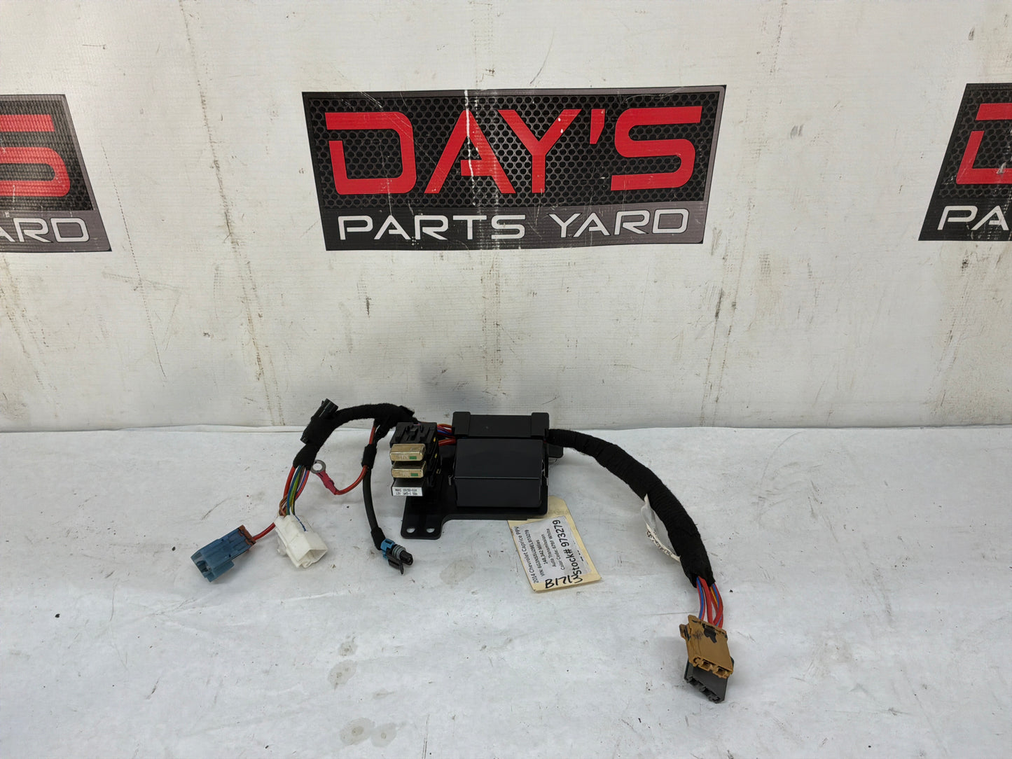 2014 Chevy Caprice PPV Rear Interior Trunk Compartment Fuse Block Box Harness OEM