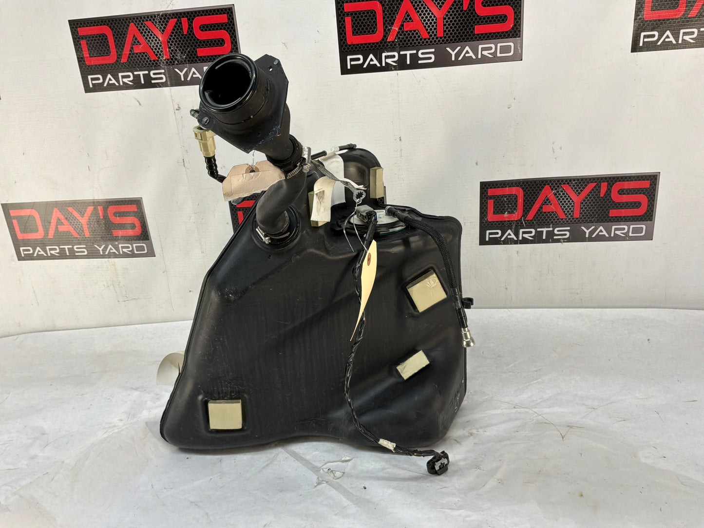 2005 Chevy C6 Corvette LH Driver Side  Fuel Gas Tank w/ Pumps OEM - Day's Parts Yard