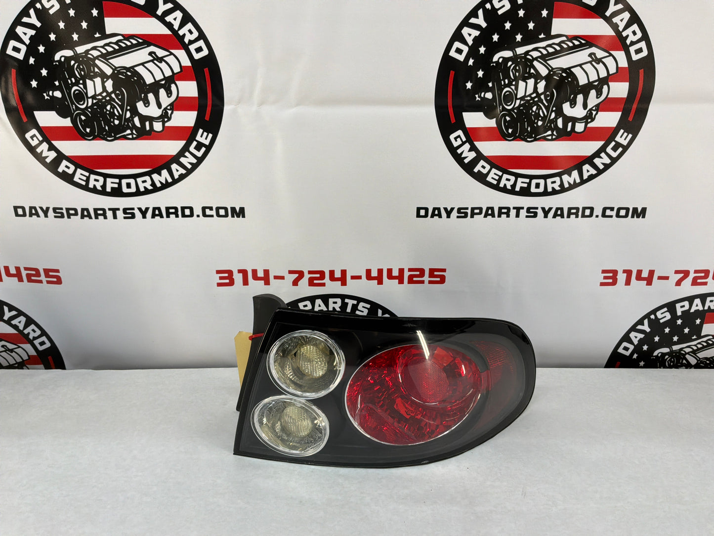 2006 Pontiac GTO RH Passenger Tail Light Taillight Lamp OEM