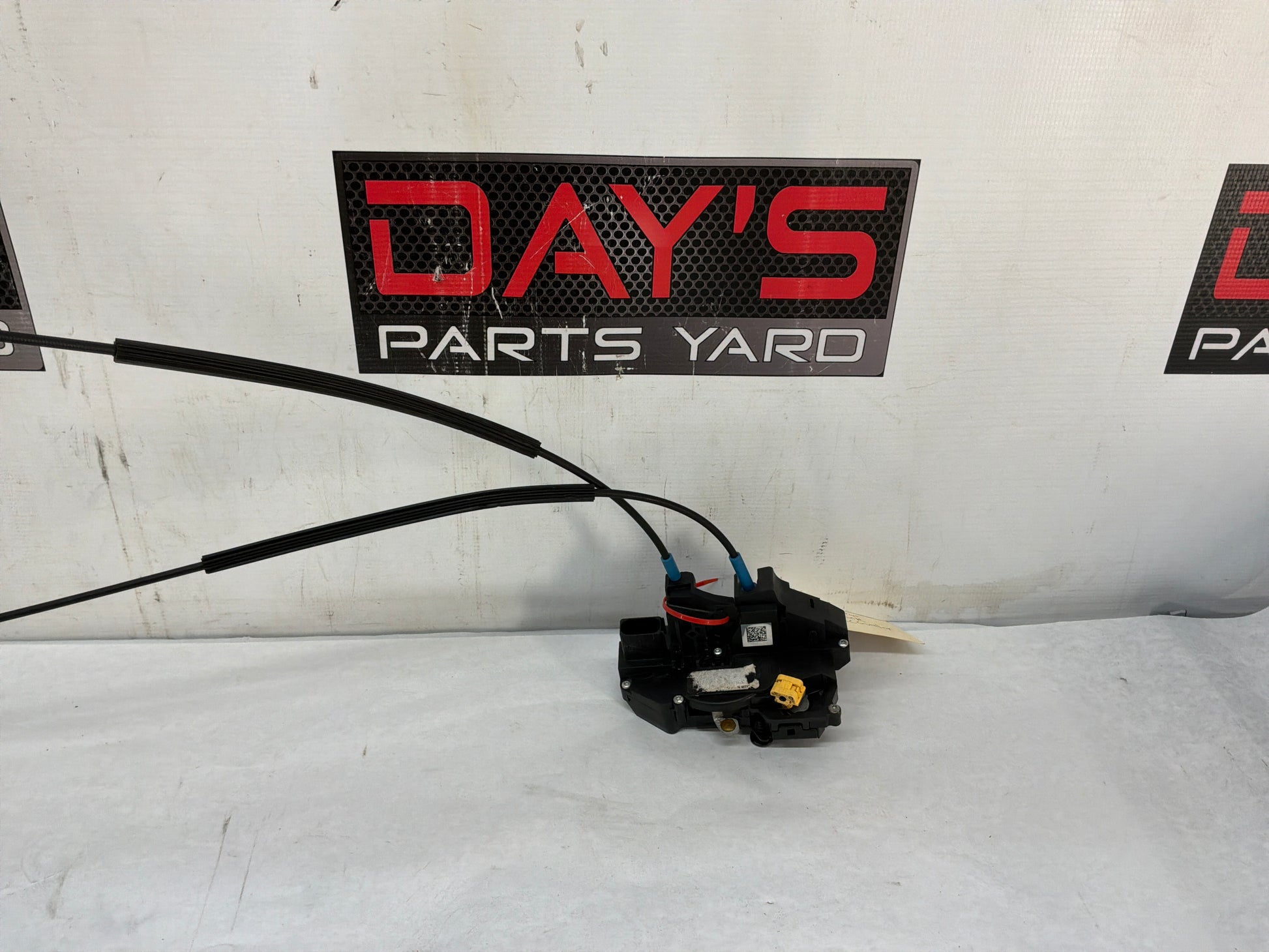 2012 Chevy Caprice PPV RH Passenger Front Door Lock Actuator OEM - Day's Parts Yard
