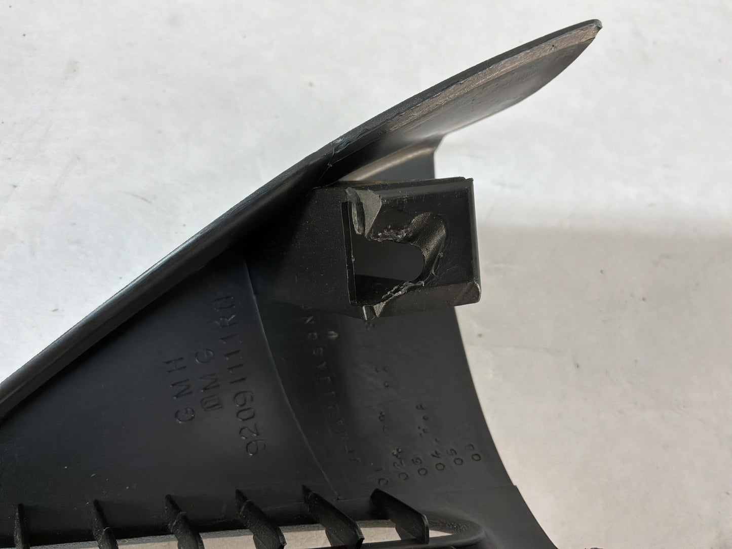 2005 Pontiac GTO RH Passenger Interior Defrost Trim Door Vent Triangle OEM