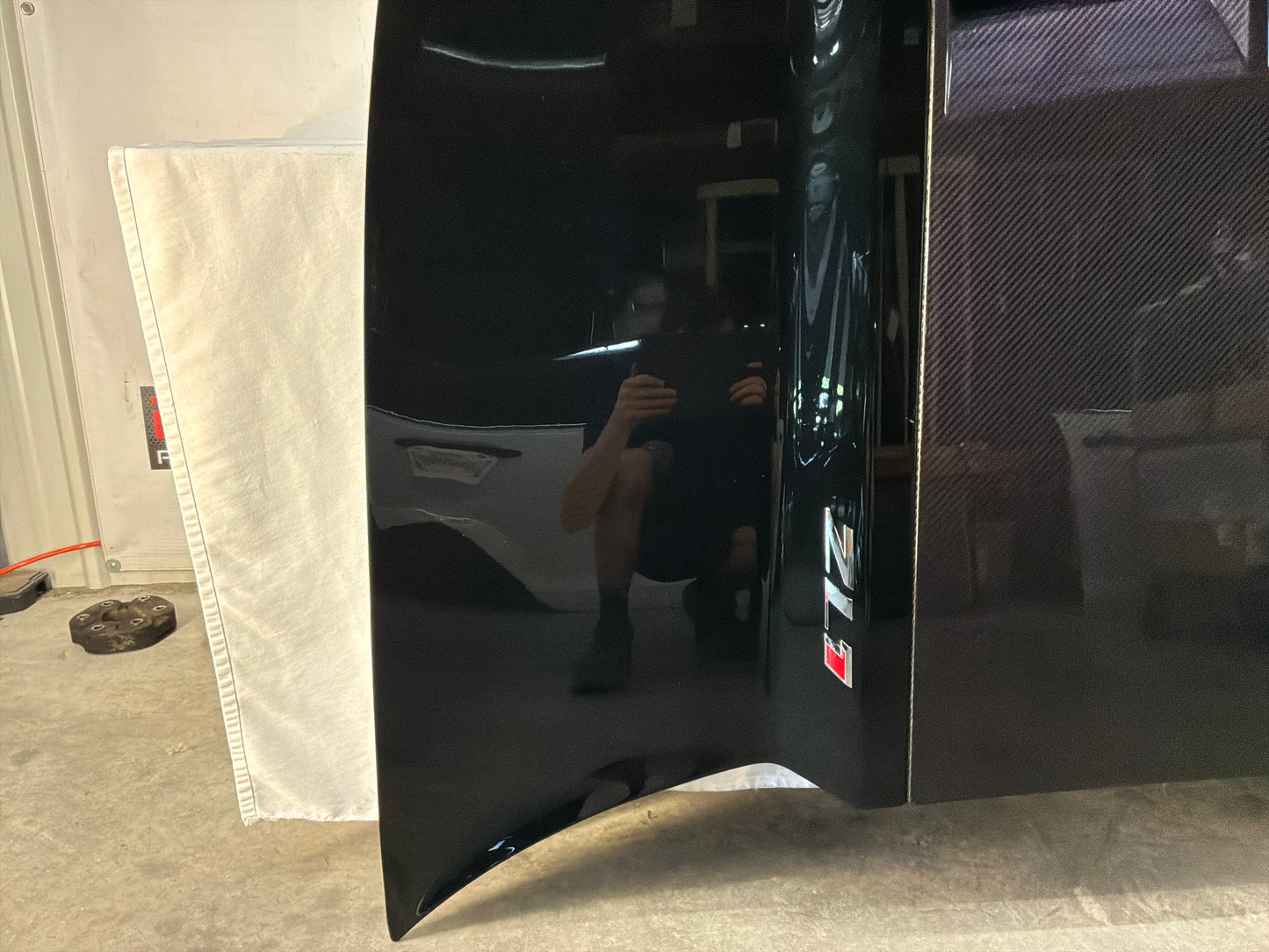 2014 Chevy Camaro ZL1 Hood w/ Carbon Fiber Scoop Vent Insert Black OEM