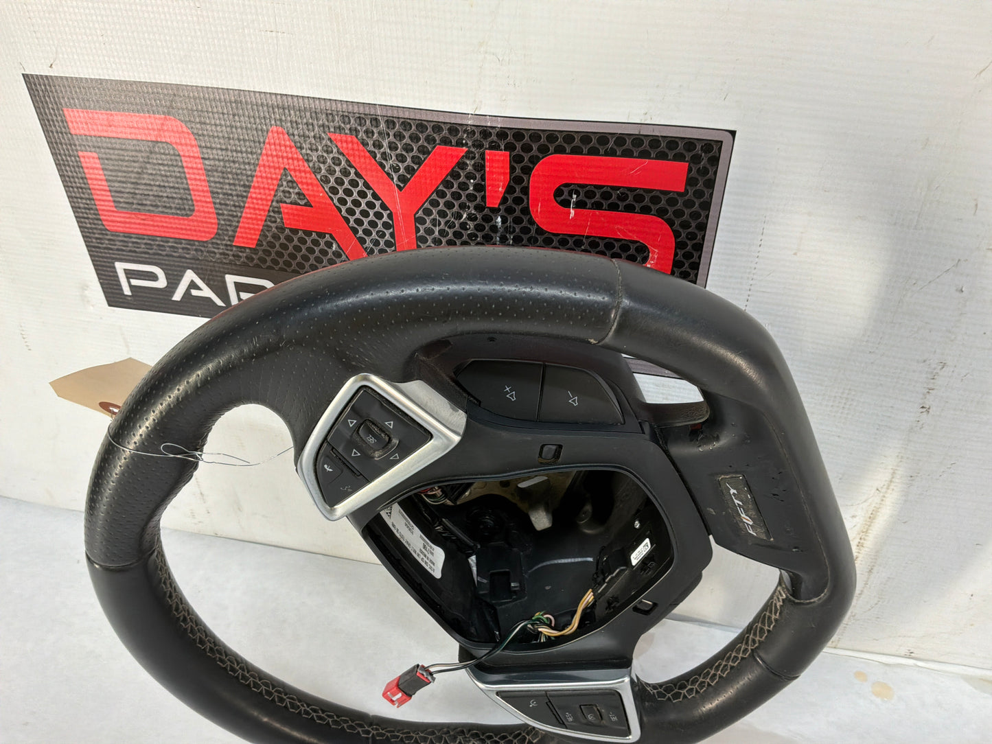 Steering wheel - Day's Parts Yard