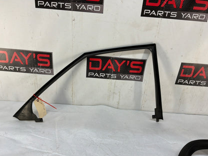 2014 Cadillac CTS-V Sedan RH Passenger Front Door Garnish Molding Trim OEM - Day's Parts Yard