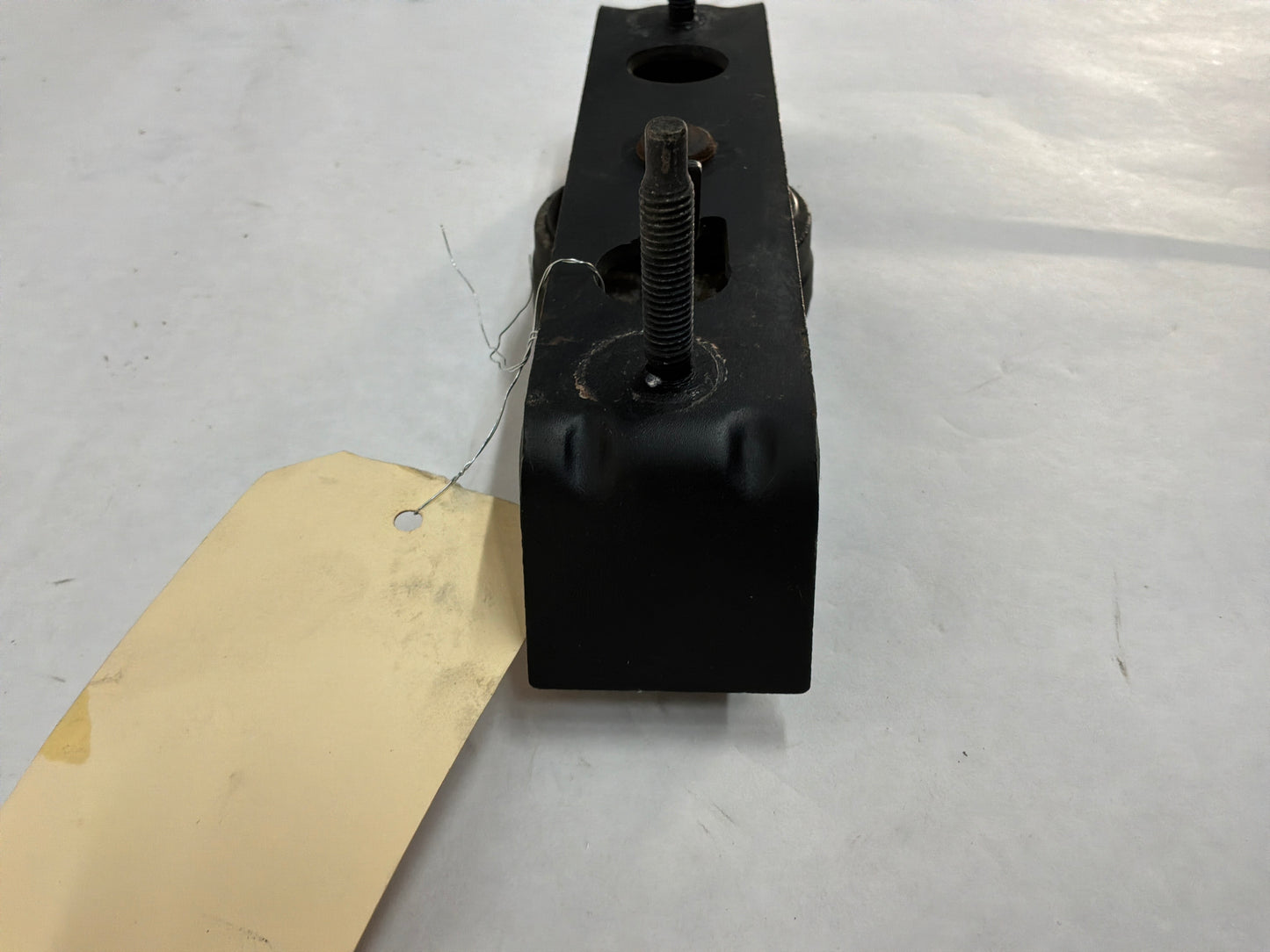 2015 Chevy SS Sedan Automatic Transmission Crossmember Mount Bracket OEM