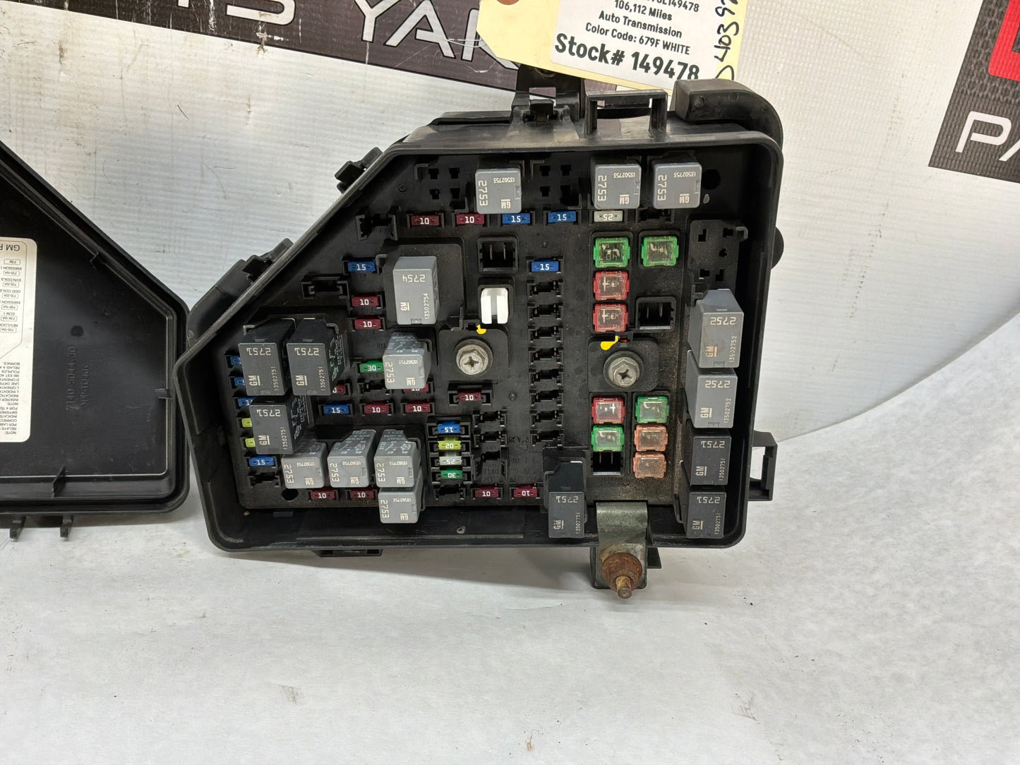 2008 Pontiac G8 Base Fuse Box w/ Lid Cover OEM