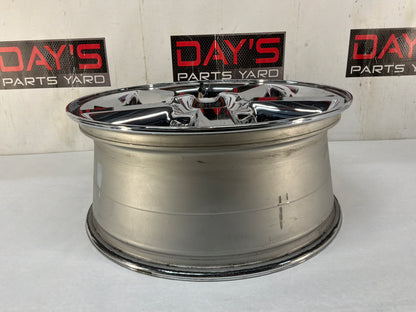 2012 Chevy Avalanche Wheel 20X8.5 Covered Lug Nuts Tapered 5 Spoke Chrome OEM