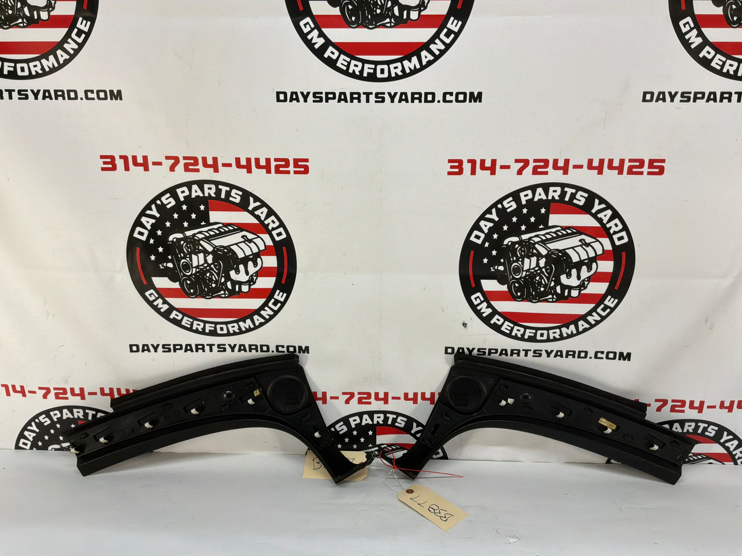 2008 Pontiac G8 Base RH & LH Dash Cowl Defrost Trim Extensions Panels OEM
