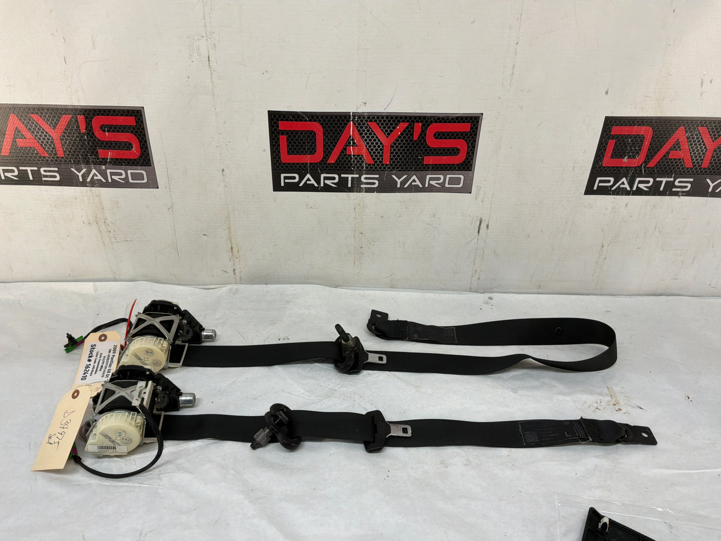 Front seatbelts - Day's Parts Yard