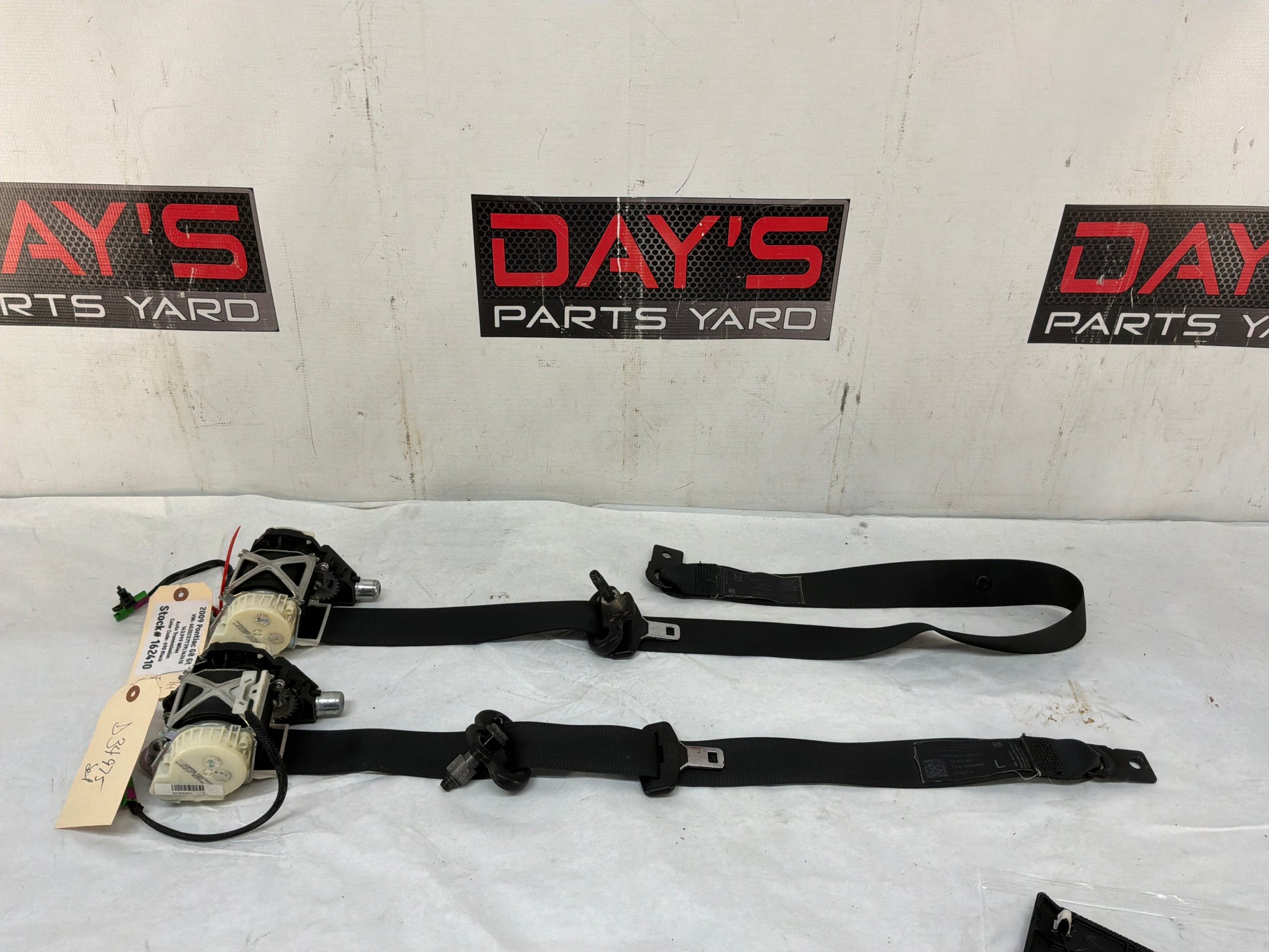 Front seatbelts - Day's Parts Yard