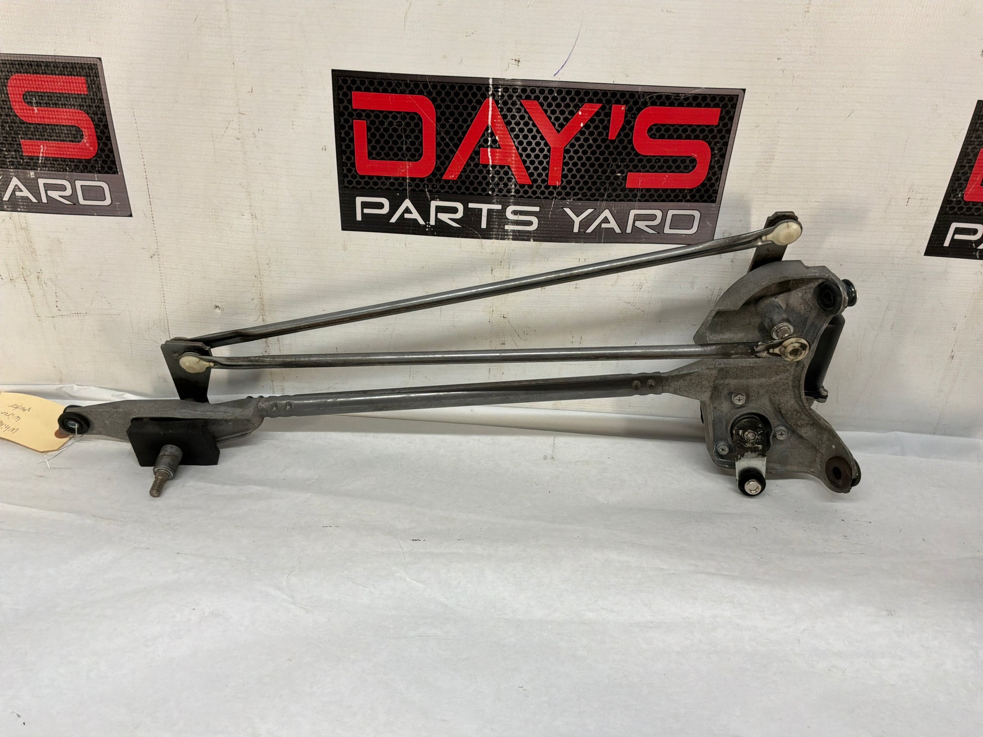 Windshield wiper motor - Day's Parts Yard