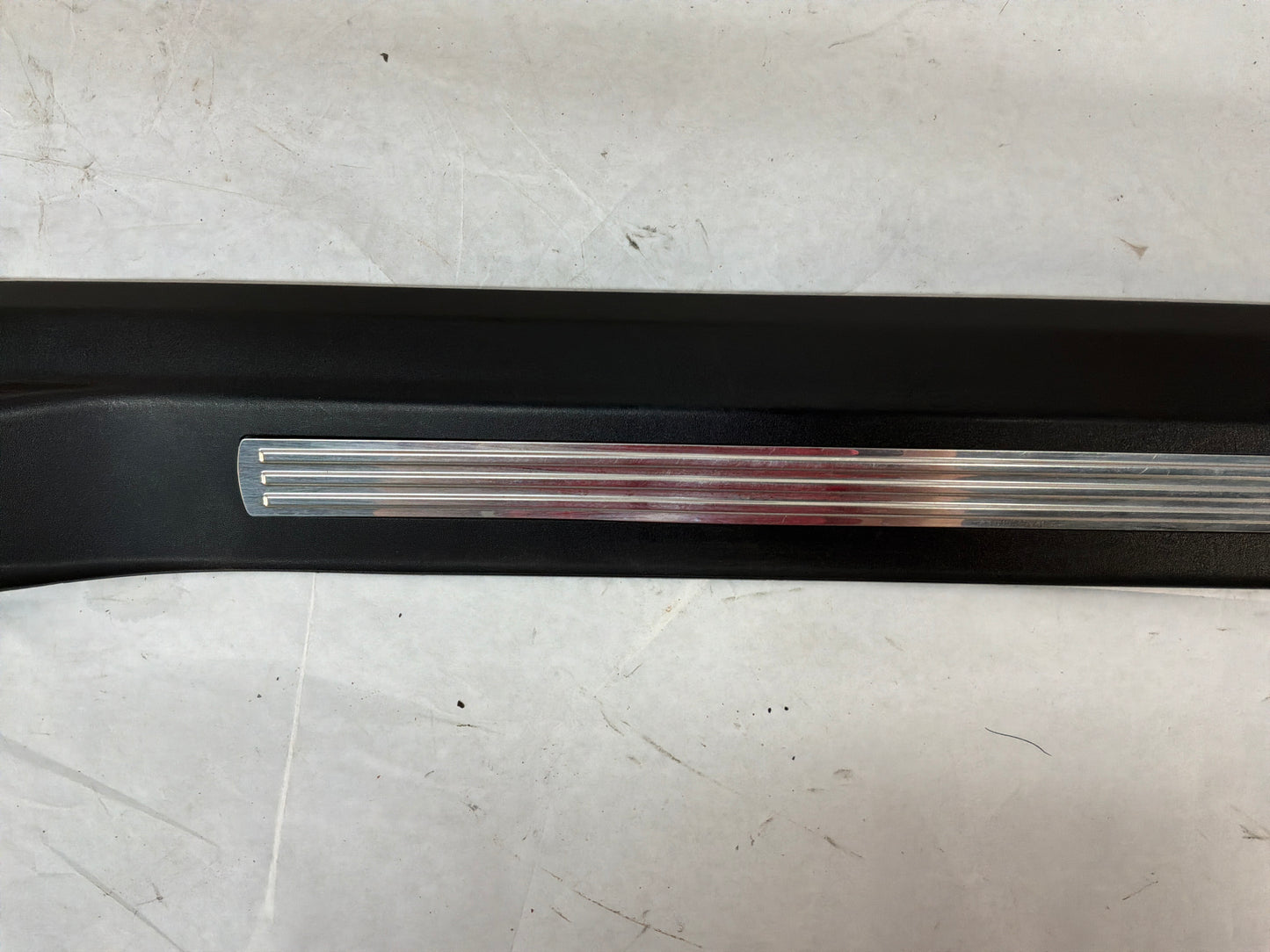 2008 Pontiac G8 GT LH Driver Front Door Sill Kick Panel Scuff Plate OEM