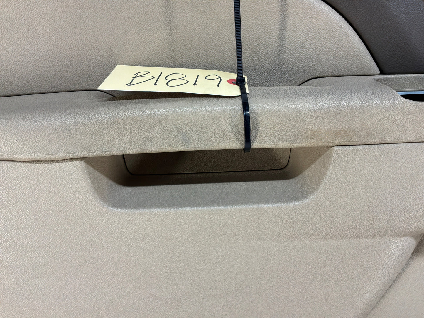 2012 Chevy Avalanche LH Driver Front Interior Door Panel Cashmere OEM