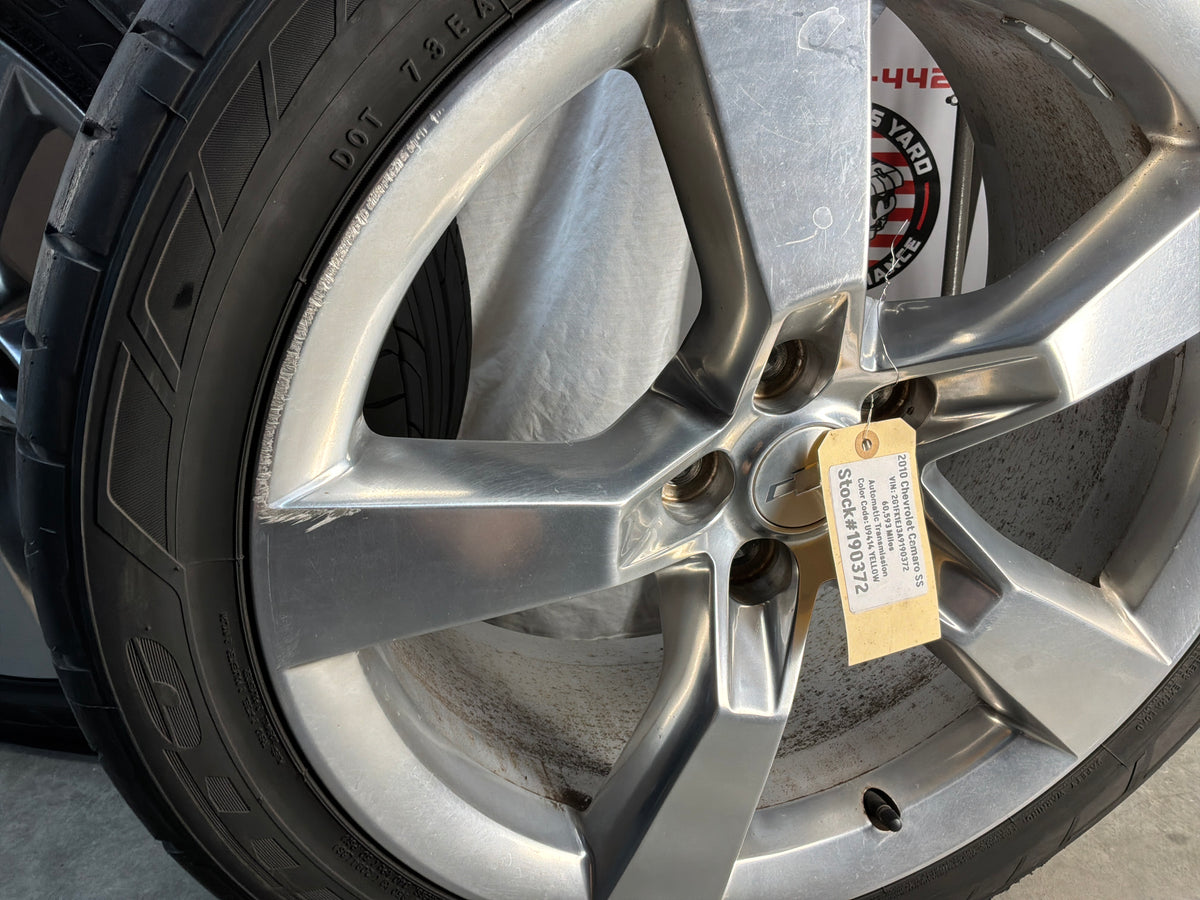 2010 Chevy Camaro SS 20x8 20x9 Factory OEM Wheels Rims with Tires