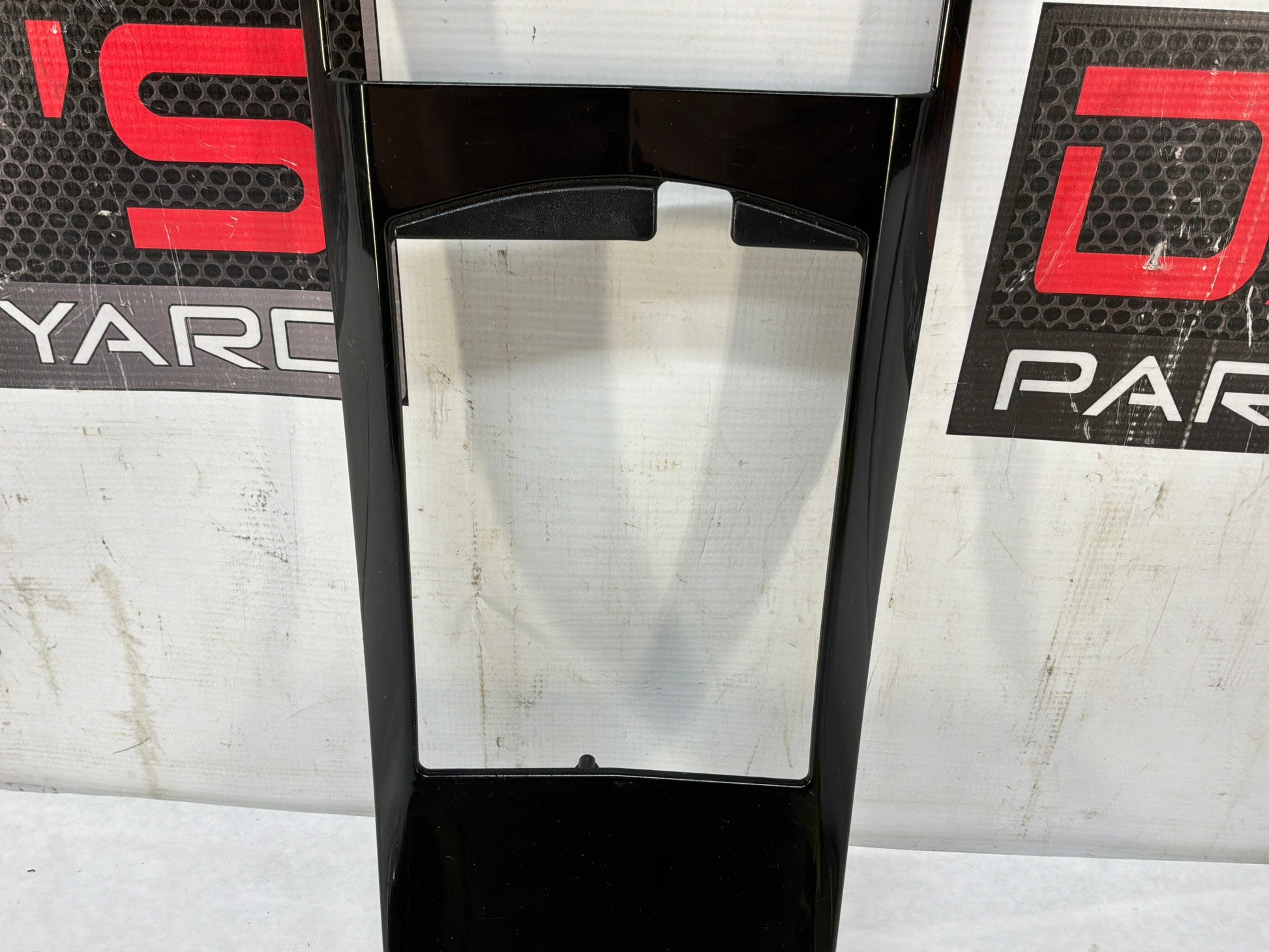 Shifter bezel - Day's Parts Yard
