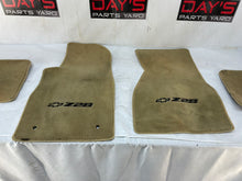Complete set floor mats - Day's Parts Yard