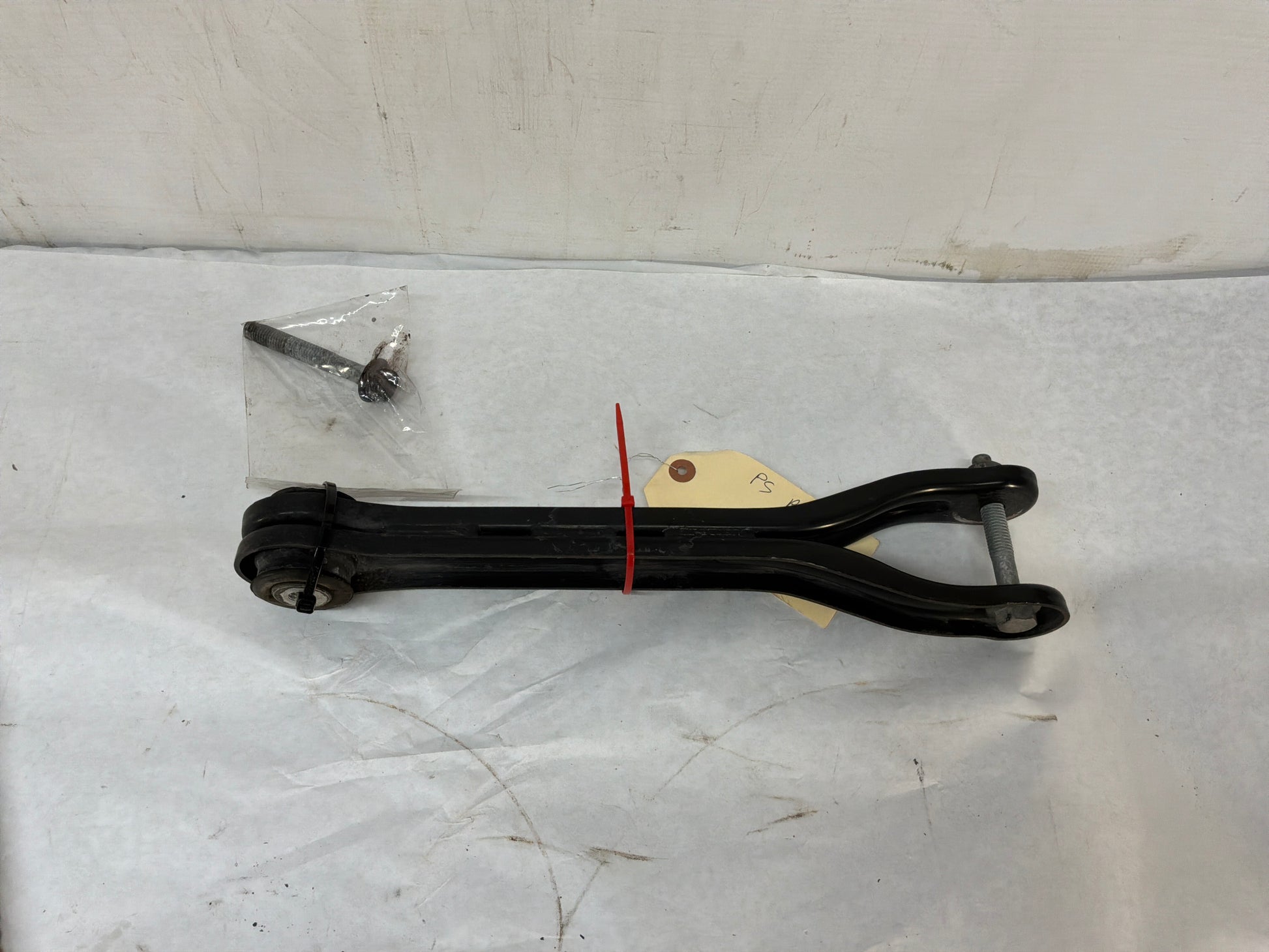2013 Chevy Caprice PPV RH Passenger Rear Suspension Trailing Control Arm OEM - Day's Parts Yard