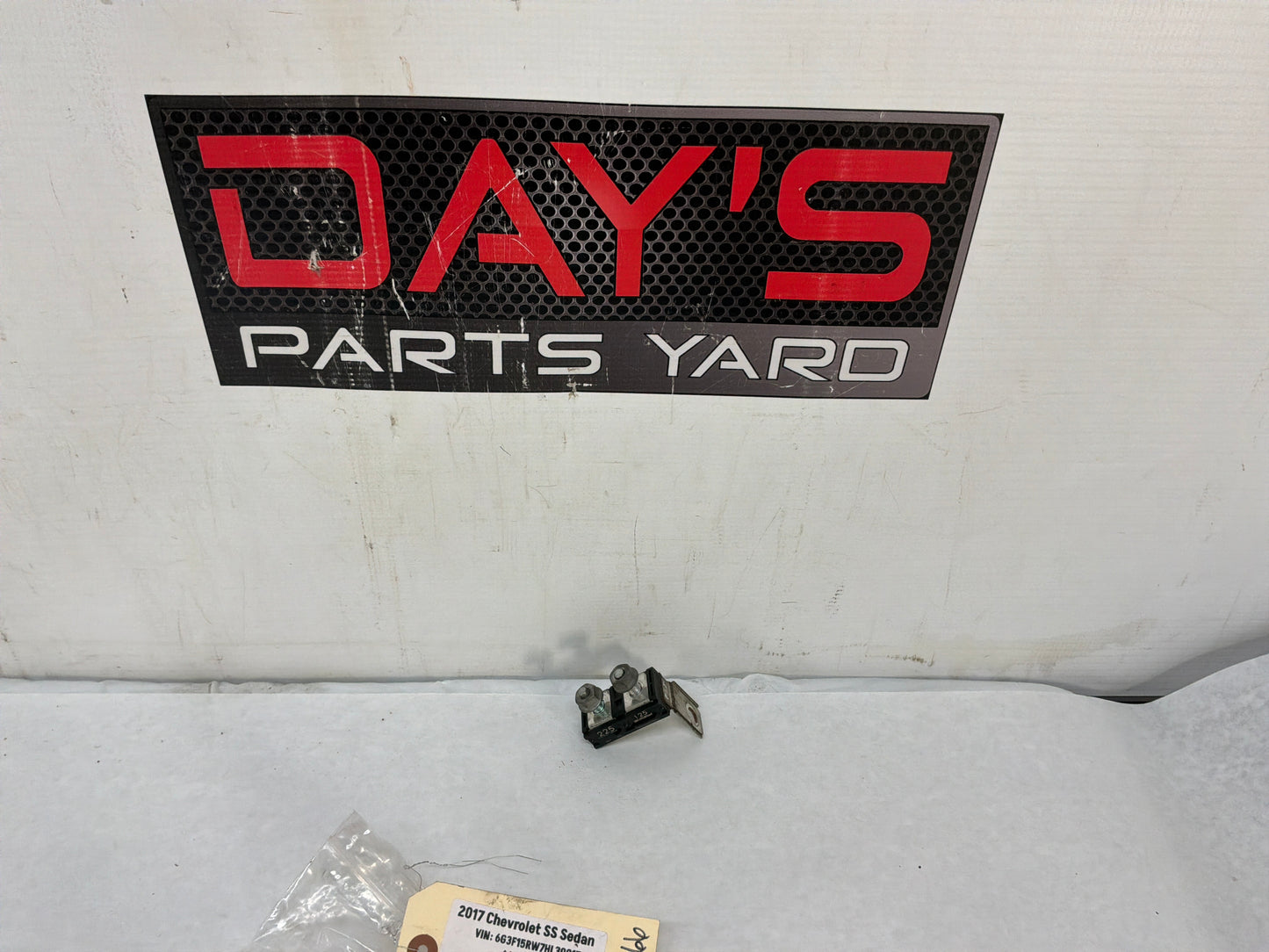 2017 Chevy SS Sedan Jump Starter Post Positive Battery Circuit Fuse OEM