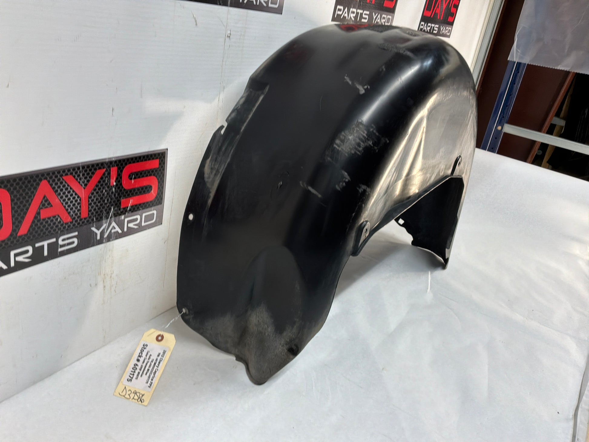 Lh wheel liner - Day's Parts Yard