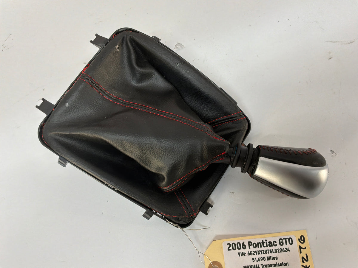 2006 Pontiac GTO Manual Shifter Knob w/ Boot Black Leather OEM