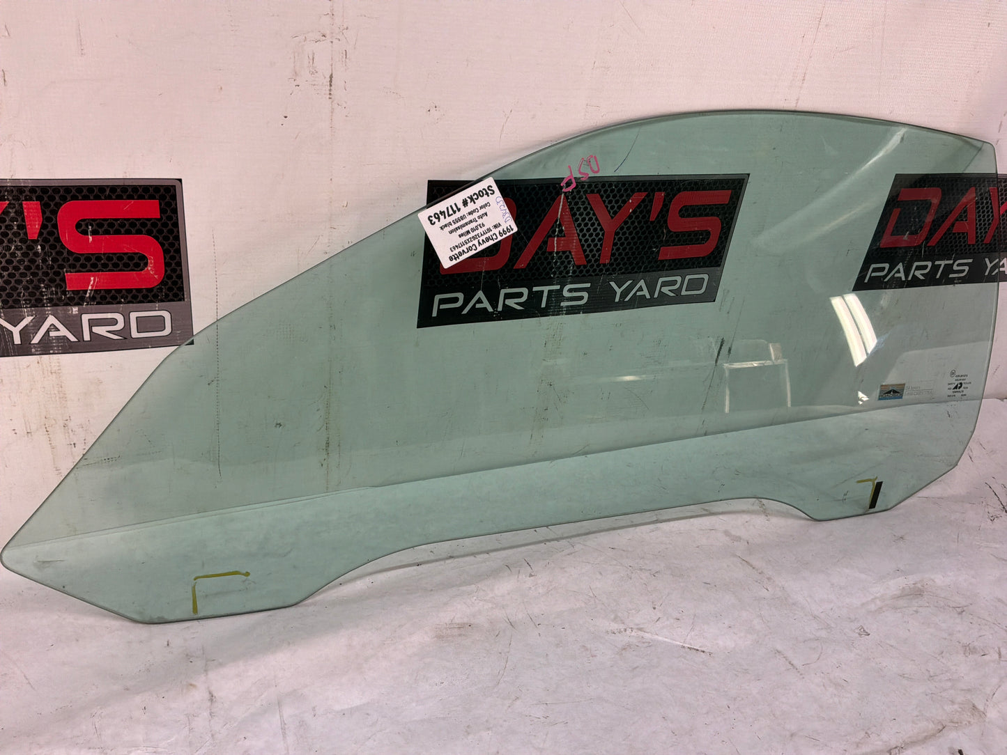 Rh front glass - Day's Parts Yard