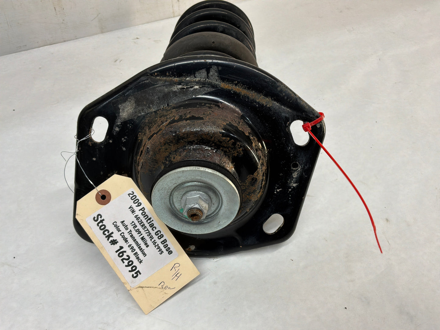 Rh rear shock - Day's Parts Yard