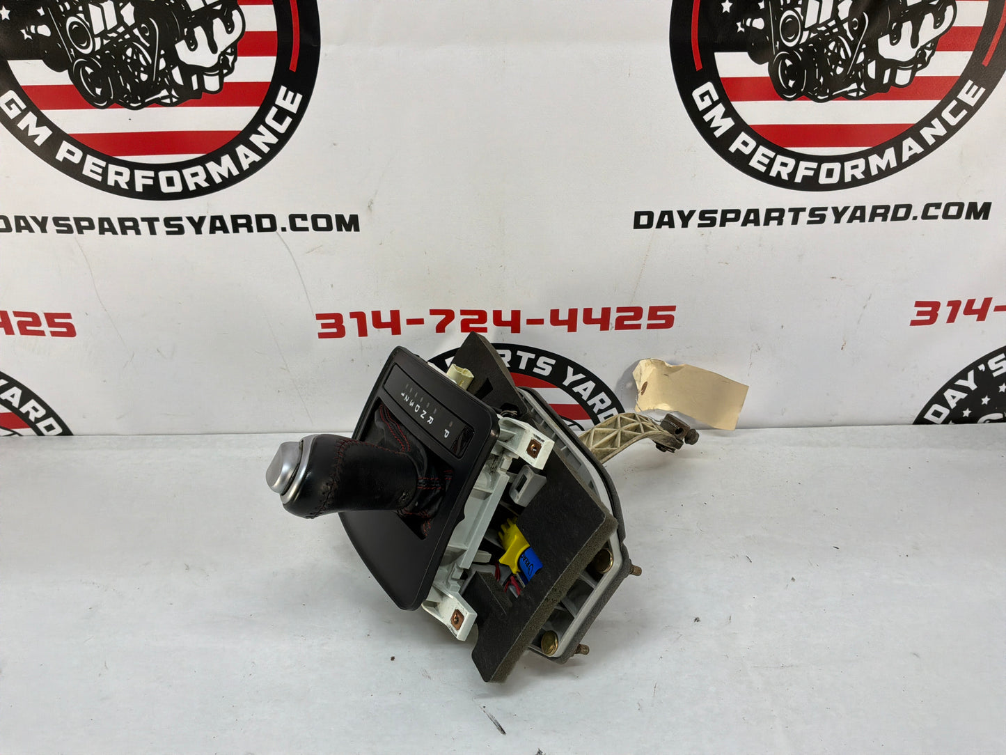 2005 Pontiac GTO Automatic Gear Selector Shifter Lever Assembly OEM